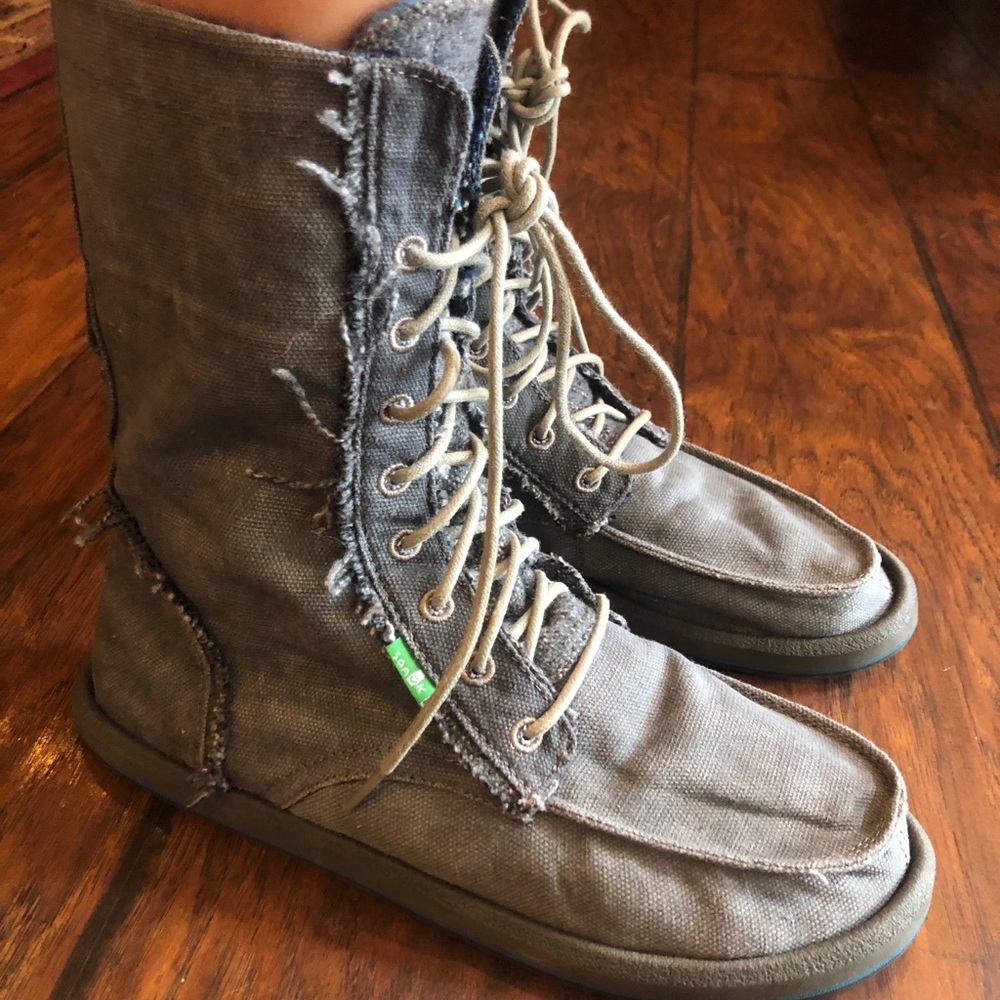 Sanuk Lace Up Shoes